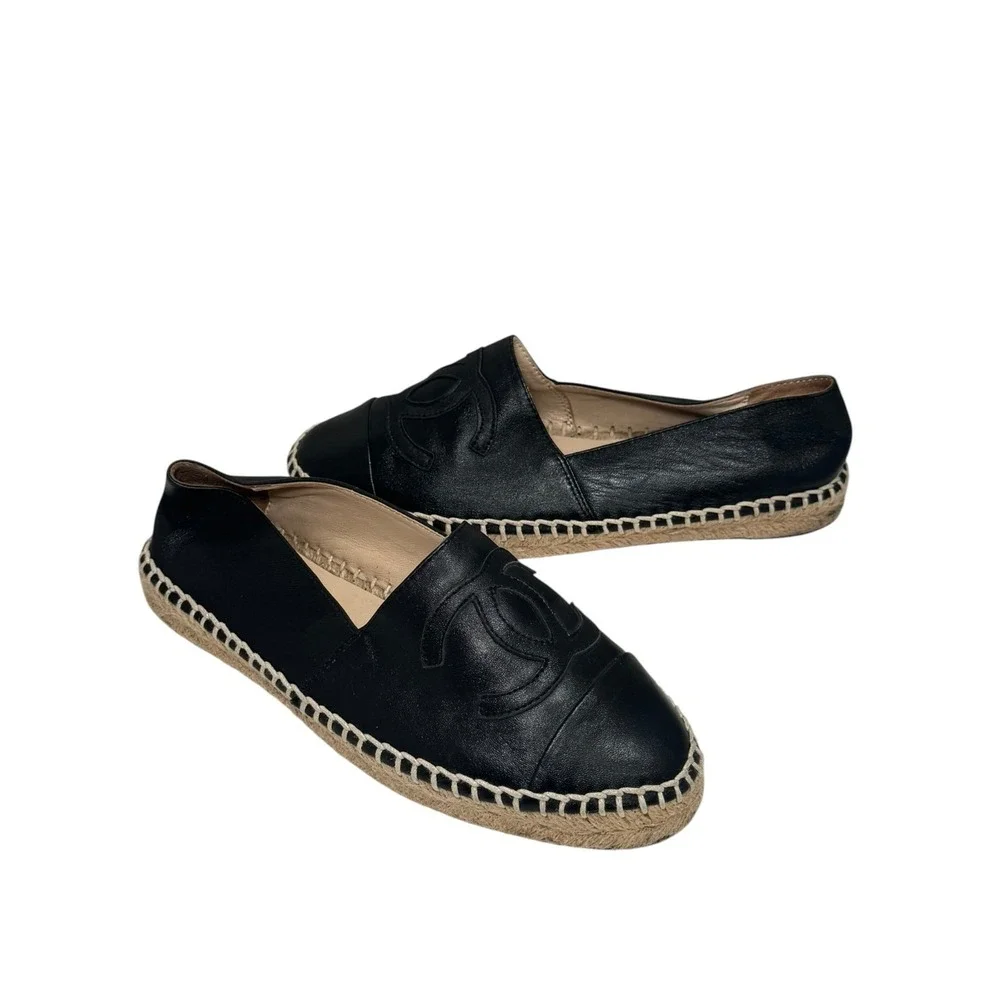 Chanel CC Lambskin Espadrilles 38 Black Leather Logo Flats‎ Slip On